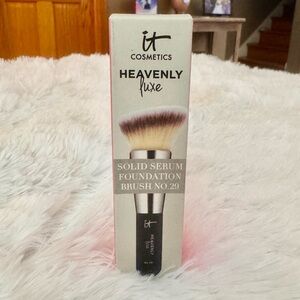 IT Cosmetics Heavenly Luxe Solid Serum Foundation Brush No.29 - White/Pink